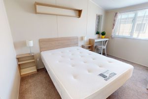 Preowned 2016 Willerby Mistral 35ft x 12ft - 2 Bedroom Static Caravan - Castle Cove Caravan Park - master bedroom